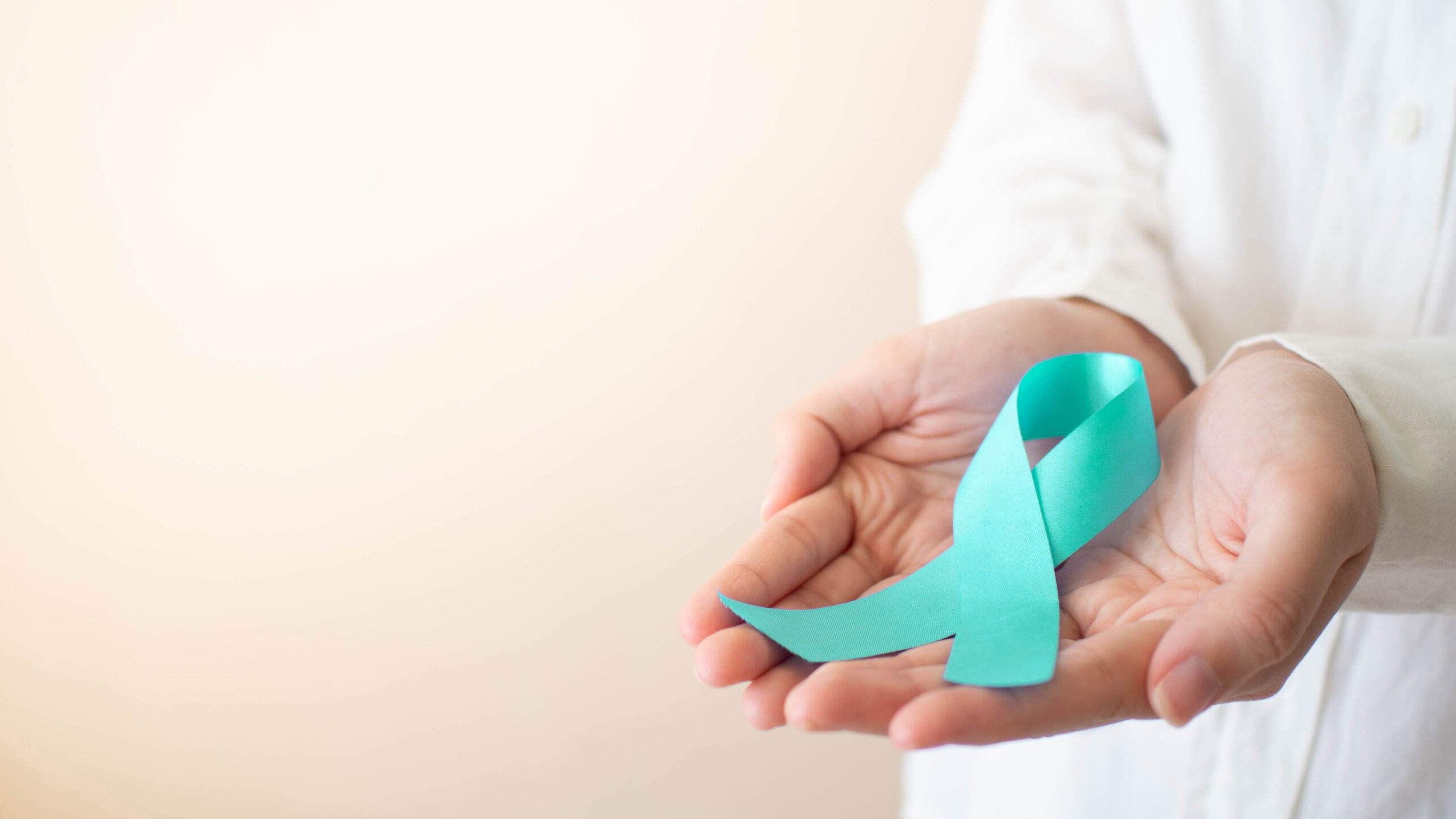 Care sunt simptomele unui cancer de col uterin și cum le descoperi la timp?